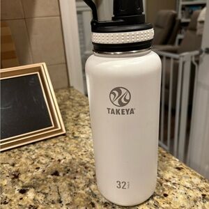 takeya 32 oz white